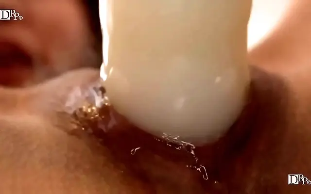 我爽 妇乱 久久一 丰满熟 Rides the pleasure wave with a stunning Japanese mature woman