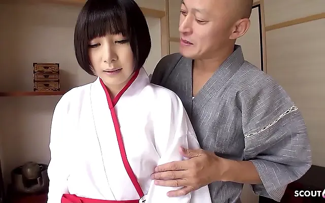 舌头伸进 一区二区三区 各种 国产免费 Japanese Teacher Rides Her Student Hard in Uncensored Classroom Anal