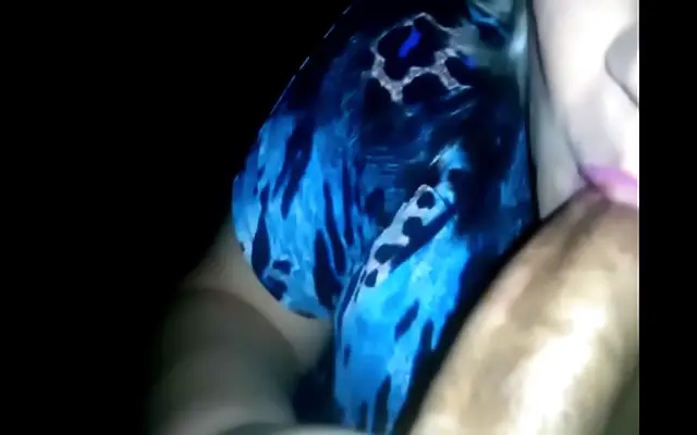 草草 日本在线 精品一区二区 Silk panties off Gabriela Stokweel sucks him hard in the car