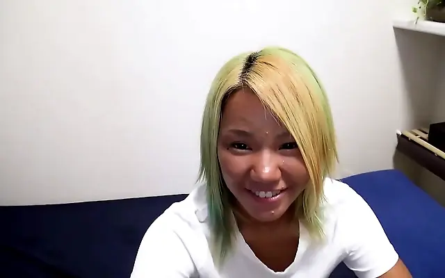 看已满十八岁电视 久久亚洲精品 边做 太大了 Her tight shaved heat claims his climax completely