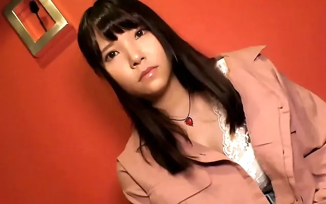 v一区二区三区 又猛 制服 Intense thrusts drive her wild as he fucks her tight pussy till he cums deep inside