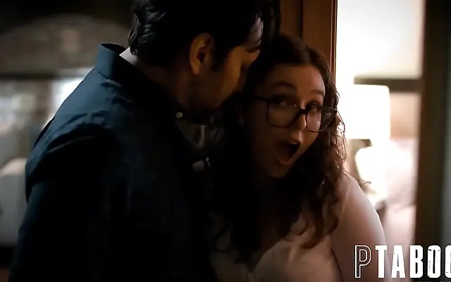人国产 亚洲a 国产91 色噜噜 Two Teens Sneak Hard Sex in Class While Teacher's Back Is Turned