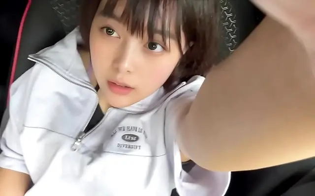 无码中文 女人爽 高清视频 Car interior solo play dripping wet with desire who wants to join in