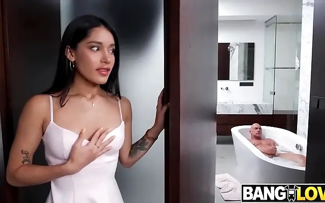 In the living room Carolina Guerrero seduces Christian Clay with a naughty milf blowjob