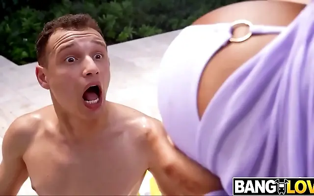 娇喘 夜夜爽 大全免费 Tattooed Thighs Clench as Johnny Plows Tiamaria&rsquo;s Tight Pussy