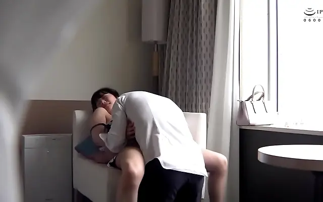 一区二区三区 娇喘 一区二区在线播放 有精品 Desk session leaks with fresh Japanese talent cum inside