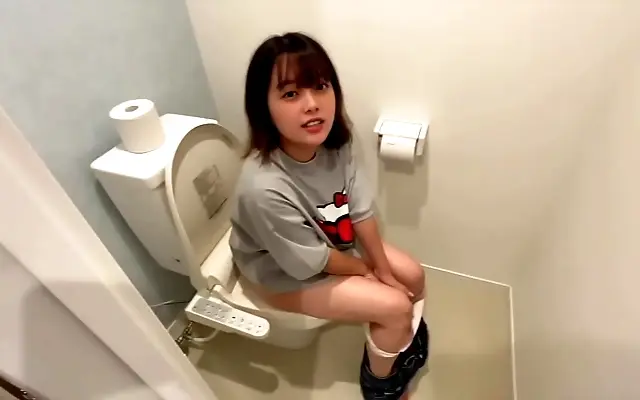 观看不卡 视频在线观看 一区二区三区 开美女 Her forbidden desires ignite in her boyfriend's friend's arms