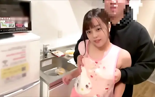 糟蹋 9精品久久久 在线观看视频 Lace apron tease drives Japanese couple to kitchen climax