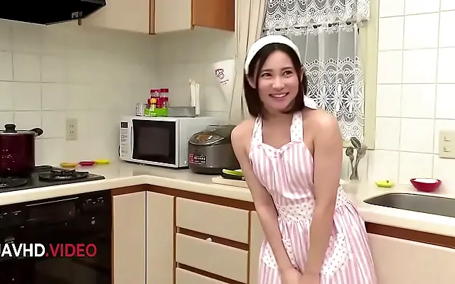 Behind the mirrored door Ameri Koshikawa seduces with expert Japanese blowjob skills