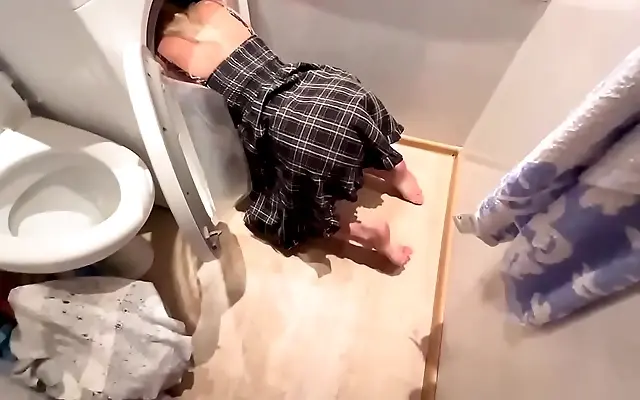 On the laundry room counter stepsister gets stuck then anal pounded