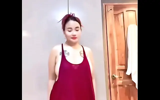 免费无码婬片 亚洲国产精品 欧美一区二区三区 Silk-clad Pinay sways with thick curves and a hypnotic bounce