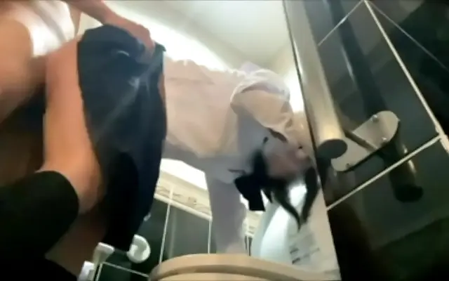 成人无码 人体 区小说 Silk restraints bind the eager salaryman as he begs for rough pleasure
