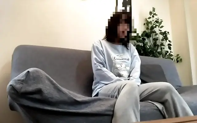 Office amateur stumbles into solo play with hot new toy tease