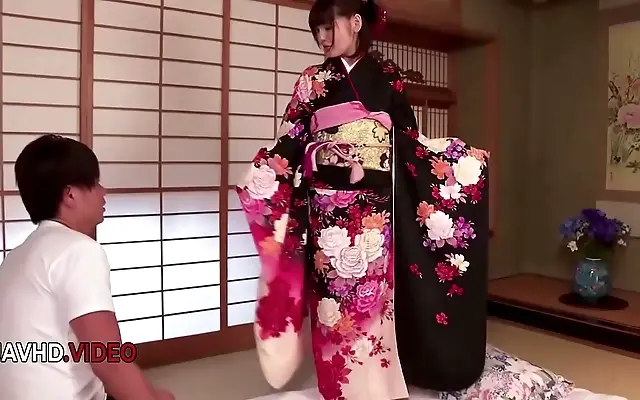 In her silk kimono Japanese beauty fulfills hot creampie fantasies