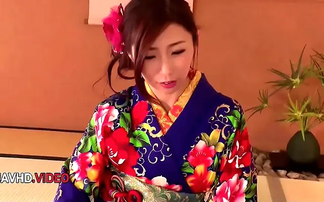 Dim-Lit Ayumi Shinoda Sizzles in Kimono with Mind-Blowing Blowjob